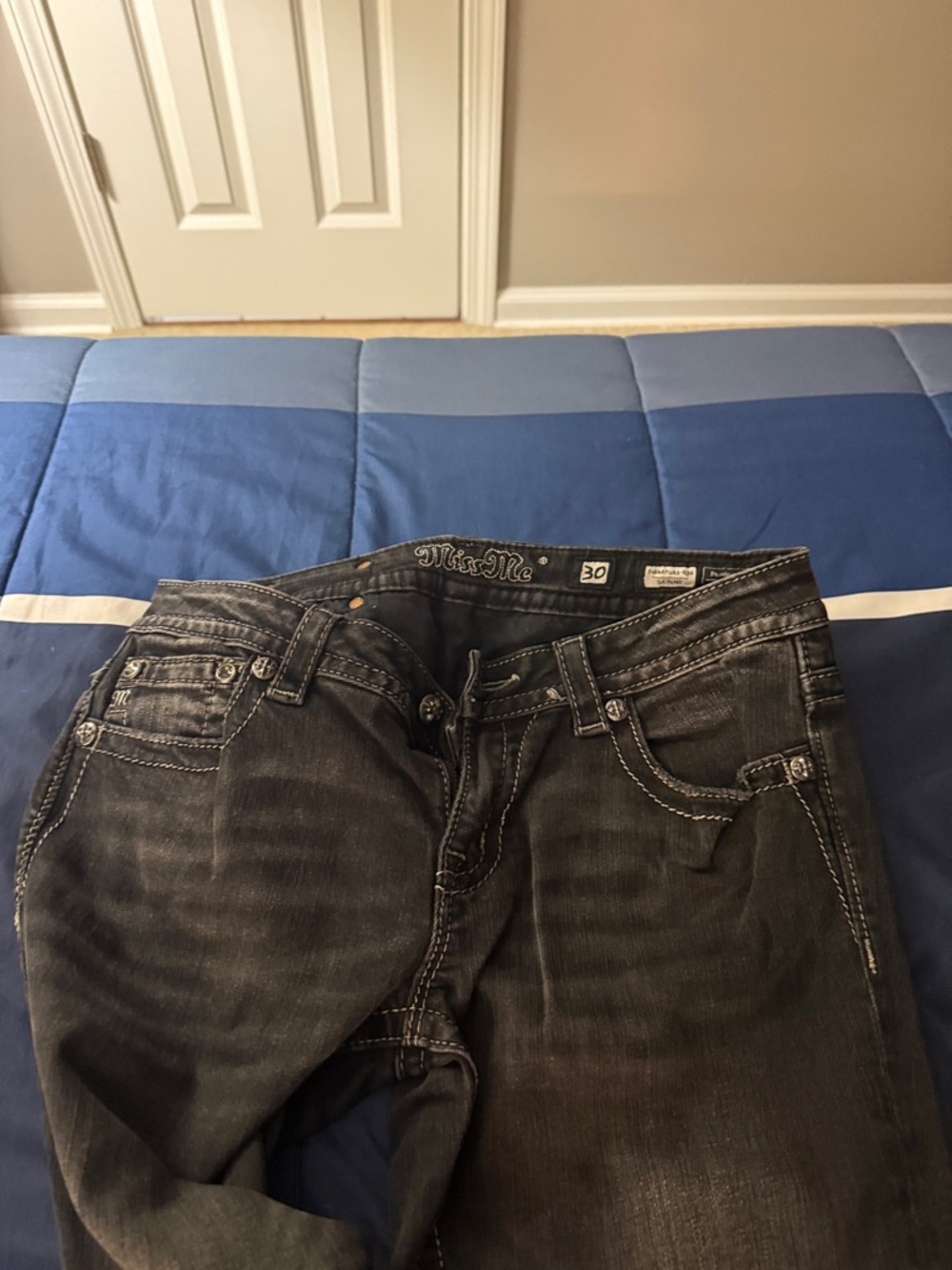 Miss Me Black Skinny Jeans with Embellished Back Pocket - Picture 3 of 4
